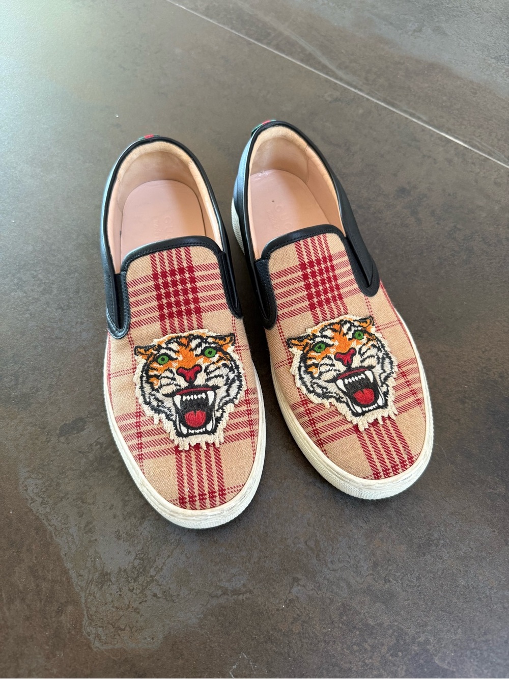 Men’s Gucci Tiger Slip on Sneaker